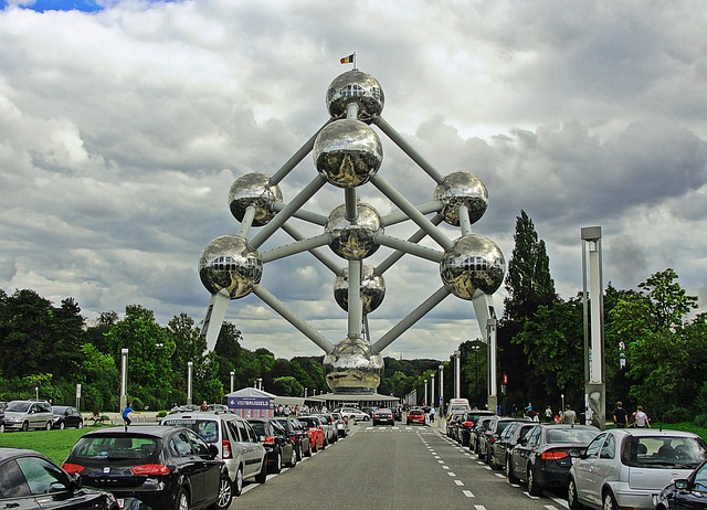 http://akademie-ibs.de/wp-content/uploads/2017/03/atomium-959538_640.jpg